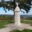 Konfessionsdenkmal mit Weitblick Richtung Freital in der Stuhlbauerstadt Rabenau nahe dem Rabenauer Grund, Erholung, Landidylle, Wandern, Kurzurlaub, Weißeritztal, Stuhlbau, Handwerk